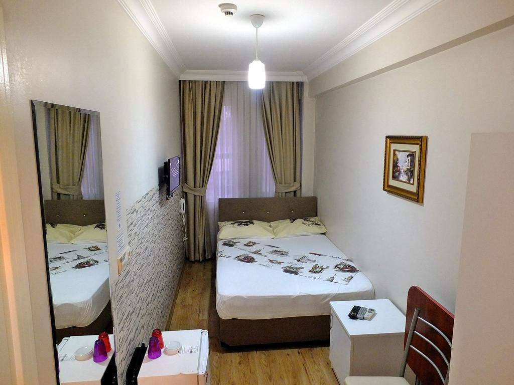 Kadikoy Port Hotel Istanbul Room photo