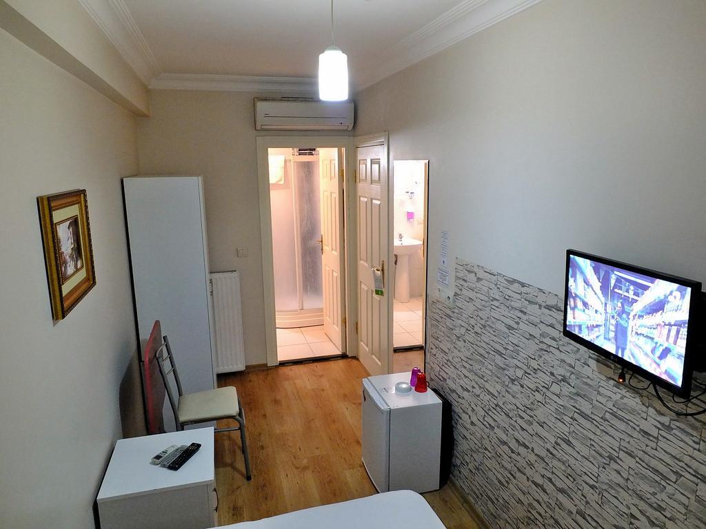 Kadikoy Port Hotel Istanbul Room photo