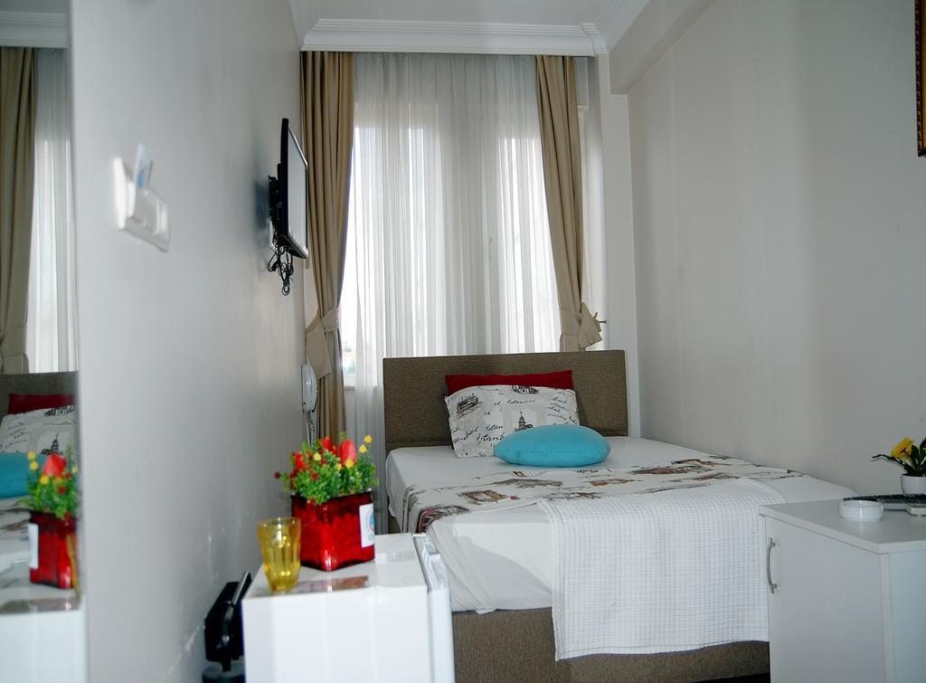 Kadikoy Port Hotel Istanbul Room photo