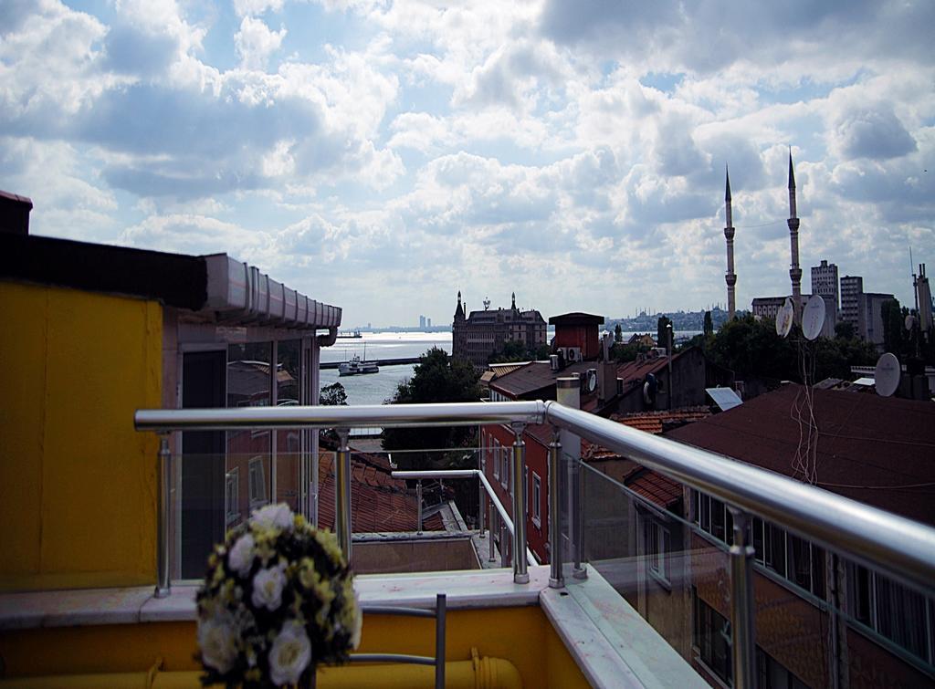 Kadikoy Port Hotel Istanbul Room photo